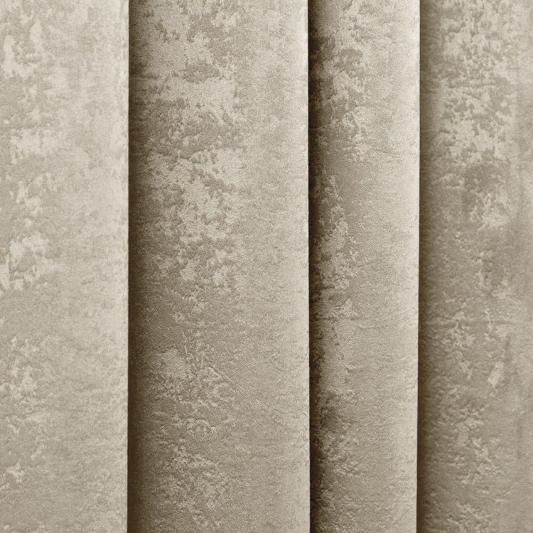 Zasłony na przelotkach 140x250 zaciemniające zamszowe Glamour kremowe Zasłony na przelotkach 140x250 zaciemniające zamszowe Glamour kremowe