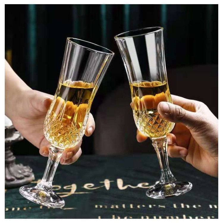 Kieliszki do szampana kryształowe grube szkło 155 ml zestaw 6 sztuk Kieliszki do szampana kryształowe grube szkło 155 ml zestaw 6 sztuk