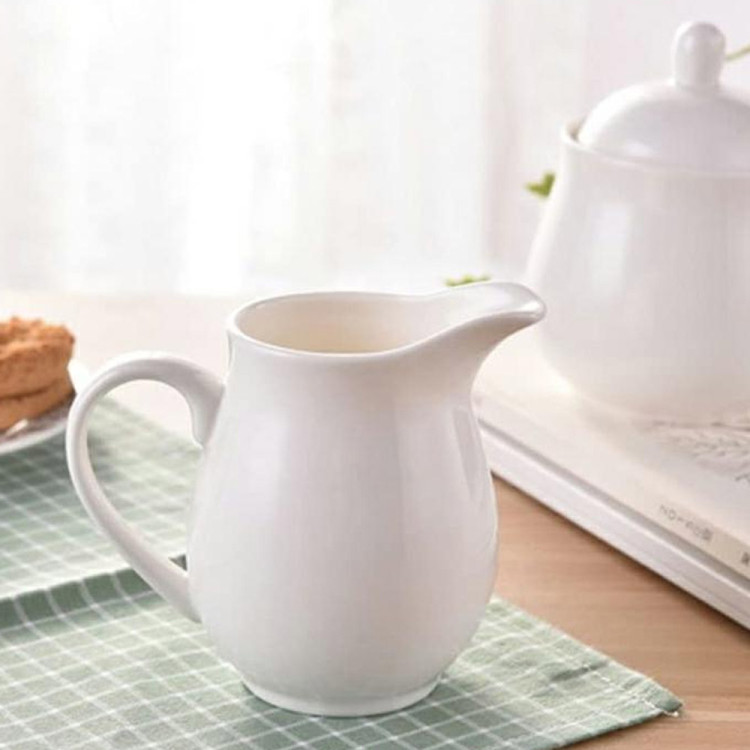 Mlecznik porcelanowy Bianco dzbanuszek na mleko śmietankę