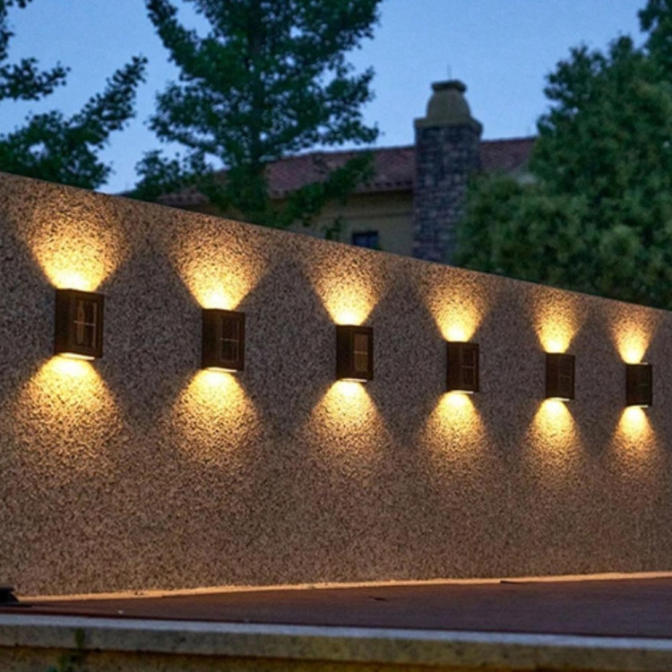 Lampa solarna kinkiet 4 LED oświetlenie zewnętrzne lampa elewacyjna