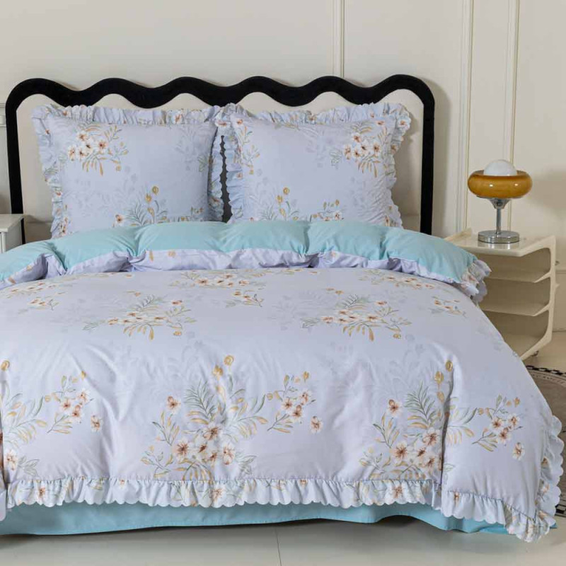 Pościel z falbanką 160x200 mikrofibra Cotton World 3 części niebieska w kwiaty 2905